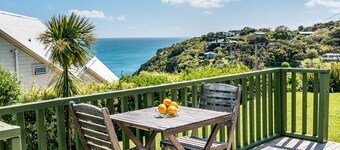 The Island Gem - Waiheke Holiday Home