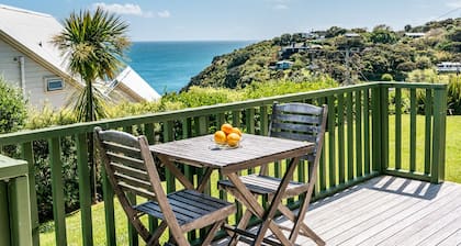The Island Gem - Oneroa Holiday Home