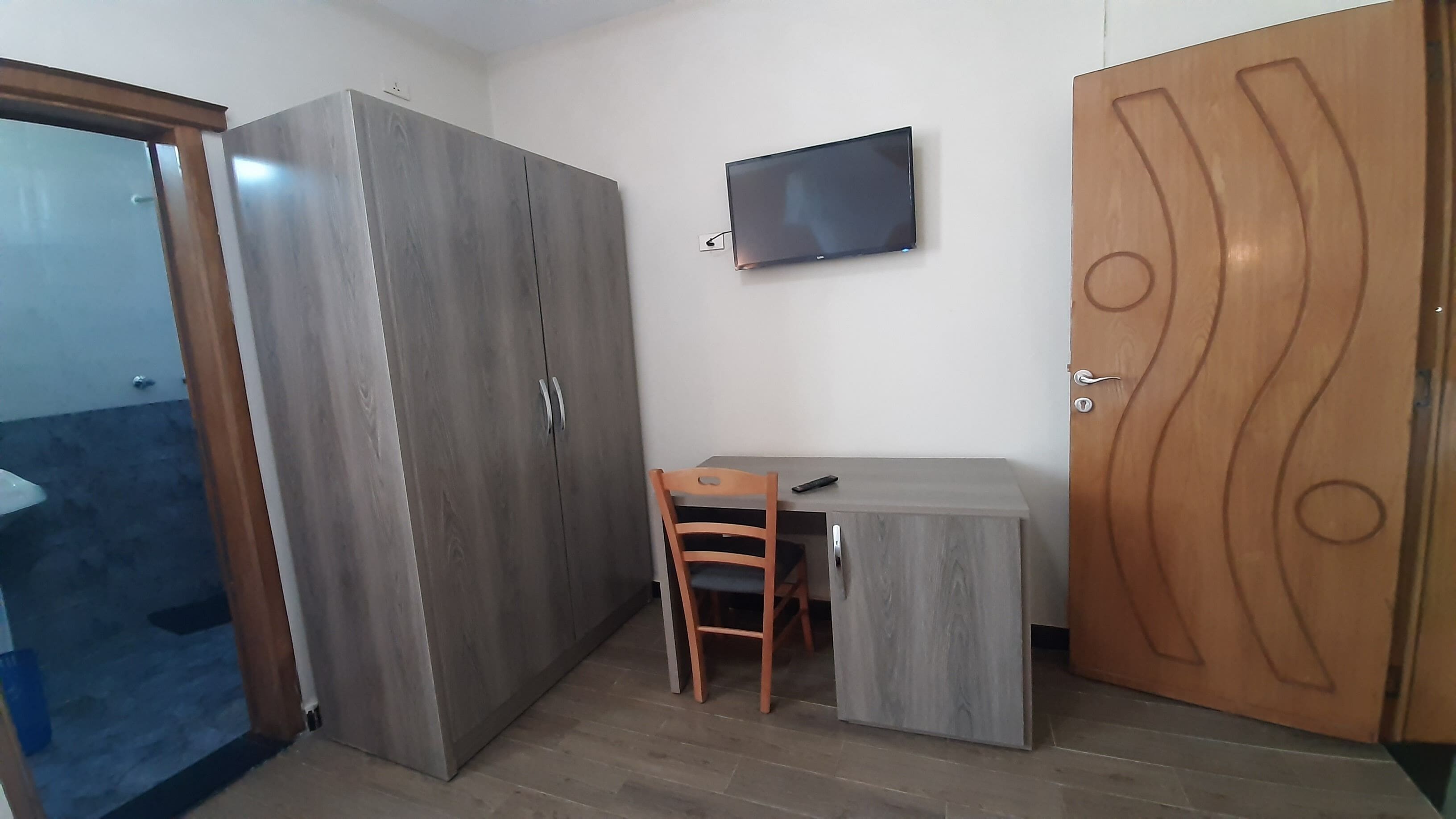 standard king room | room amenity