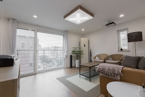 Standard Suite (#3) | Living room | Flat-screen TV - Sio Suite (Seoul)