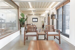 Living area - Sio L-Suite (Seoul)