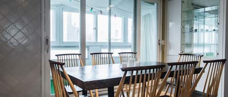 Standard Suite | In-room dining