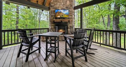 Sweet Retreat, Mountain View, Outdoor Fireplace, Community Lake, Dog Friendly!