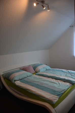 2 bedrooms, iron/ironing board, WiFi, bed sheets - Living in the countryside (Dresden)