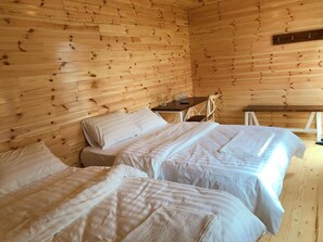 Quadruple Room | 1 bedroom, blackout drapes, soundproofing, iron/ironing board