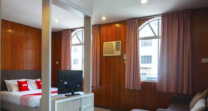 OYO 89577 Kristal Hotel