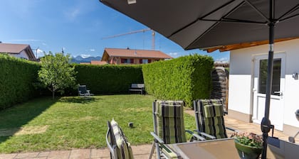 Astara- komplettes Haus in bester Lage mit Privatgarten