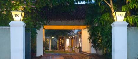 Entrée de l’hébergement