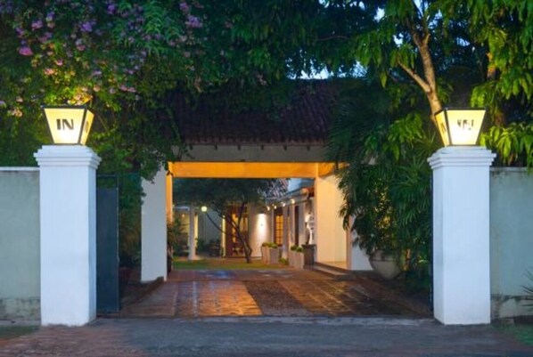 Property entrance - Hotel Sunflower (Kataragama)