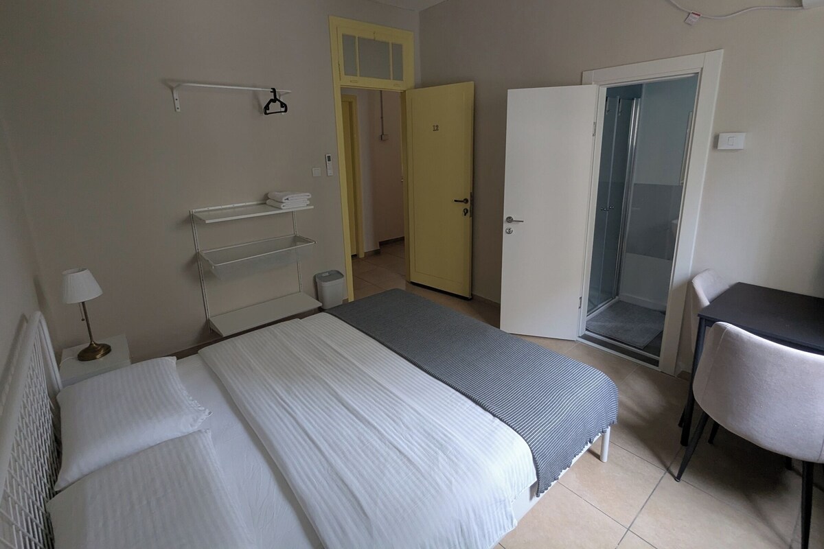 Classic Double Room | Laptop workspace, blackout drapes, iron/ironing board, free WiFi