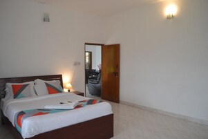 WHITE HOUSE 4 BHK | Individually decorated, blackout drapes, bed sheets