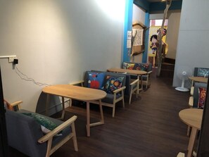 Breakfast area - A Good Man's Hostel (Hualien City)