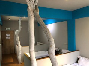 Down comforters, bed sheets - A Good Man's Hostel (Hualien City)