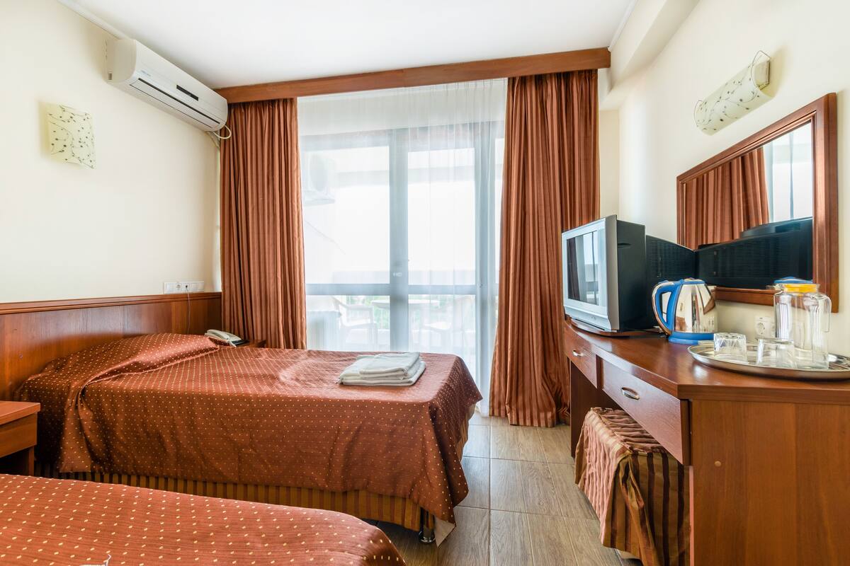 1 bedroom, blackout curtains, bed sheets