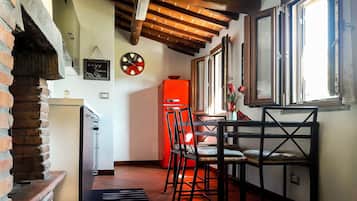 Family Quadruple Room | In-room dining