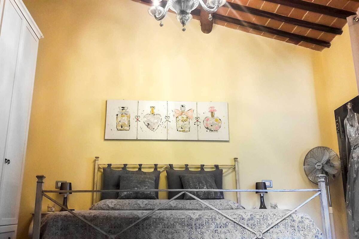 Chambre Double, 1 grand lit, vue colline | Literie de qualité supérieure, minibar, rideaux occultants