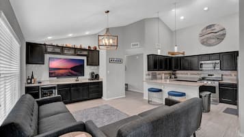 TV connectée, cheminée, jeux vidéo