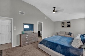 3 bedrooms, in-room safe, iron/ironing board, free WiFi