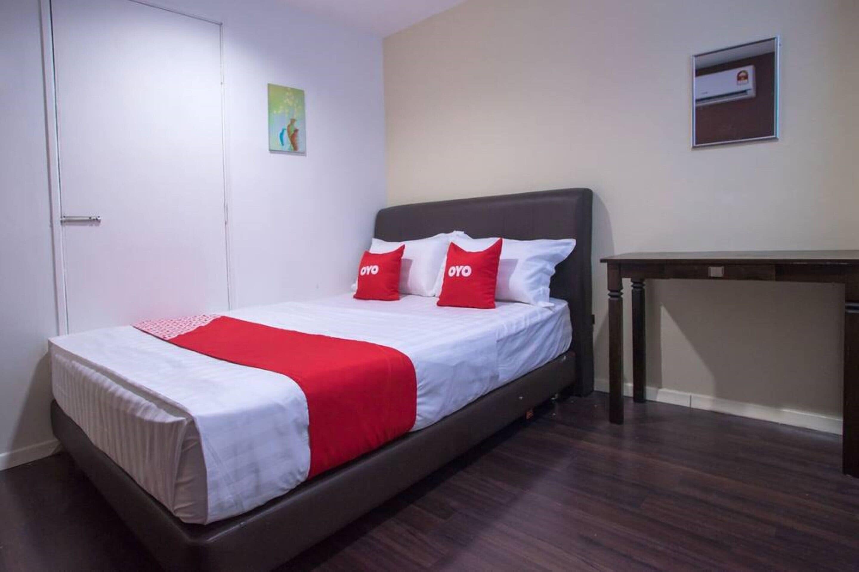 deluxe double room | 1 bedroom, desk, laptop workspace, free wifi