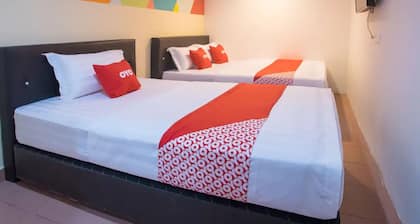 Hotel O Taj (seksyen 13)