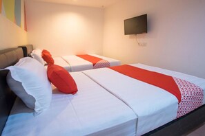 Standard Triple Room | Desk, laptop workspace, free WiFi, bed sheets