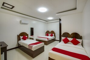 Premier Room | Free WiFi, bed sheets - OYO 459 Offshore Hotel (General Santos)
