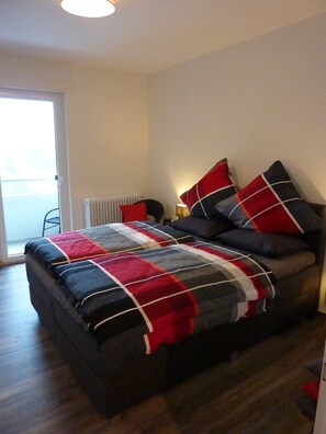 Individually decorated, free WiFi, bed sheets - LUCENDI - Premium Lounge (Hohenleimbach)