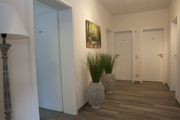 Suite – deluxe, balkong | Individuelt dekorert, wi-fi (inkludert) og sengetøy