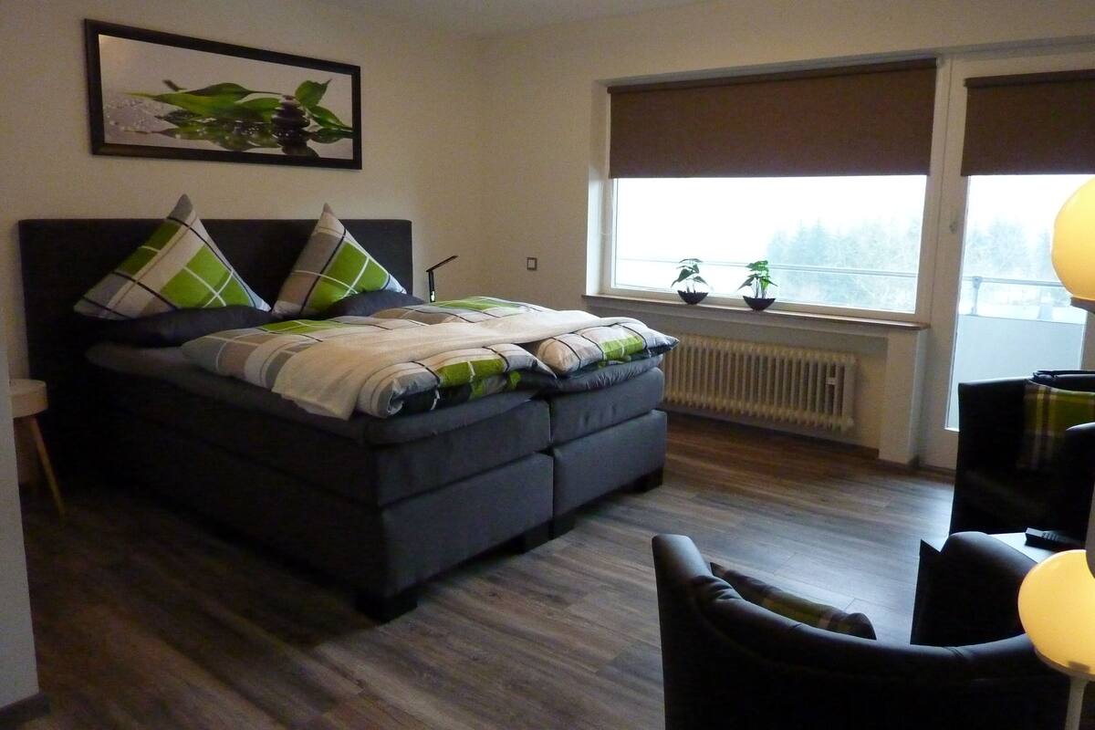 Habitación doble Deluxe, balcón | Decoración personalizada, wifi gratis y ropa de cama