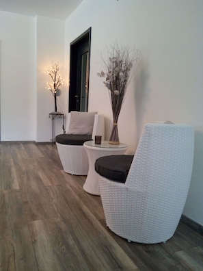Interior entrance - LUCENDI - Premium Lounge (Hohenleimbach)