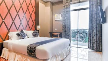 1 bedroom, desk, free WiFi, bed sheets