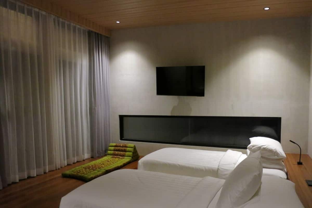 Huone (Jungle Loft) | Minibaari, tallelokero huoneessa, ilmainen Wi-Fi, vuodevaatteet