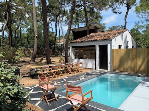 Villa of the 60s under the pines