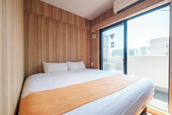 Family Double Room, 1 Bedroom, Non Smoking | In-room safe, desk, laptop workspace, free WiFi