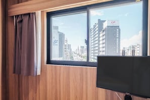 Standard Single Room, Non Smoking | In-room safe, desk, laptop workspace, free WiFi