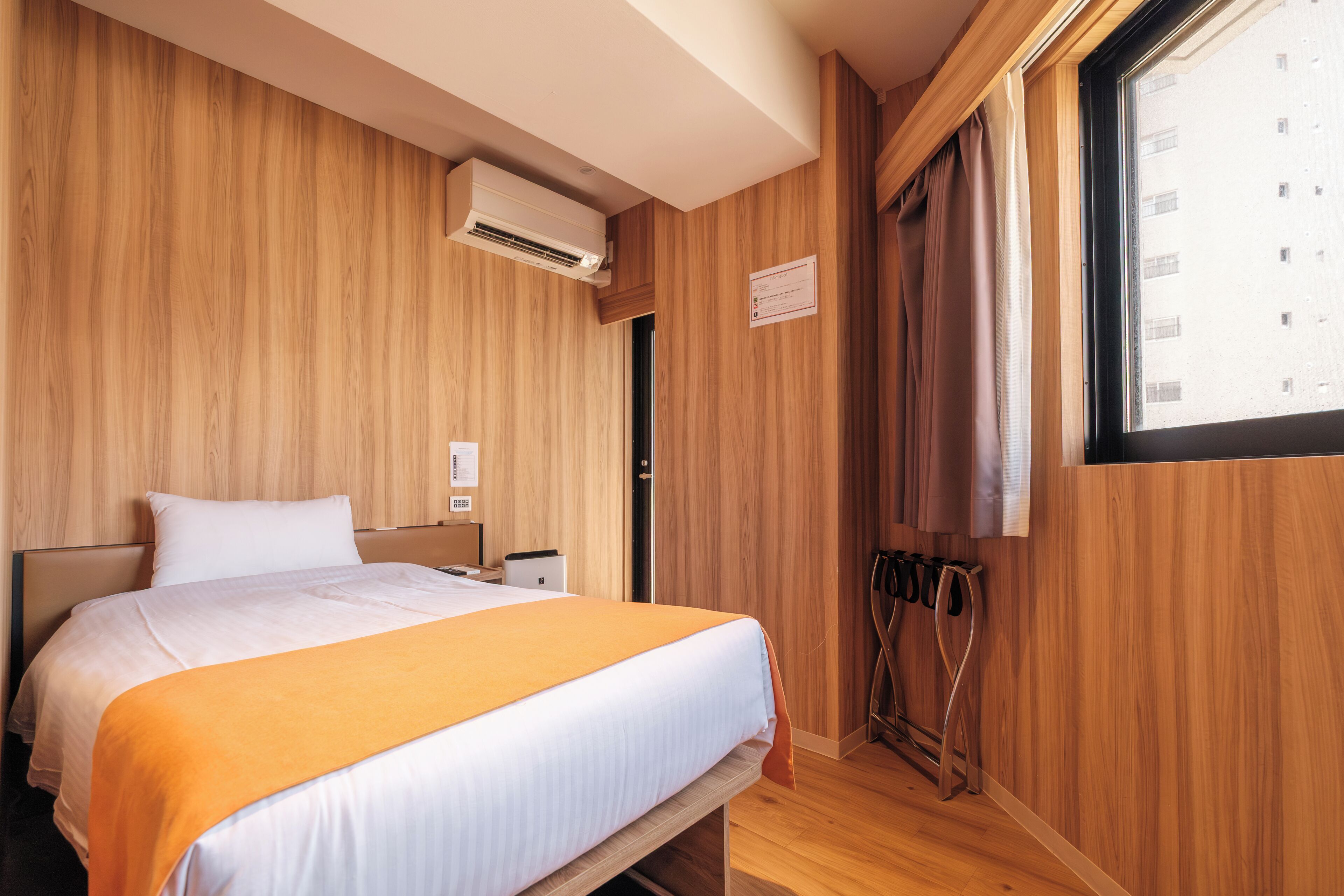 Standard Single Room, Non Smoking | In-room safe, desk, laptop workspace, free WiFi