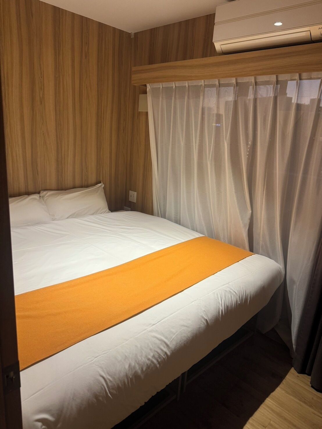 kon one-bedroom suite, non smoking | in-room safe, desk, laptop workspace, free wifi