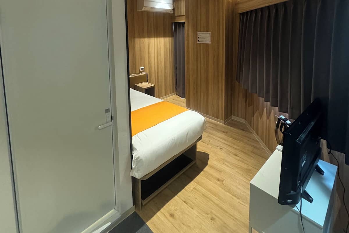 1 bedroom, in-room safe, desk, laptop workspace
