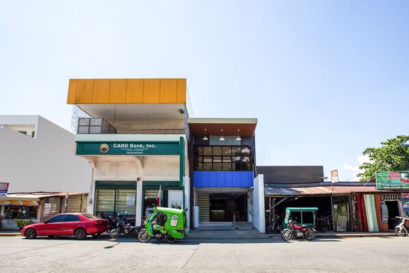 Mặt tiền nơi lưu trú