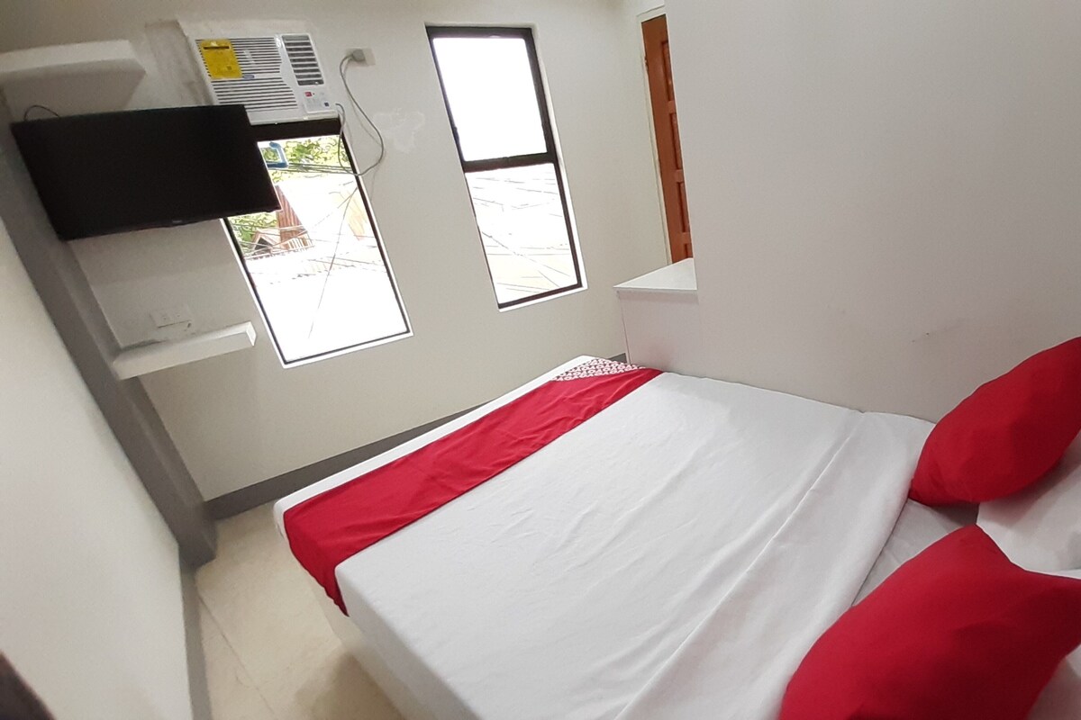 Standard Double Room | Free WiFi, bed sheets
