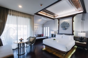 Premium bedding, memory foam beds, minibar, in-room safe - T Heritage Hotel (Chiang Mai)