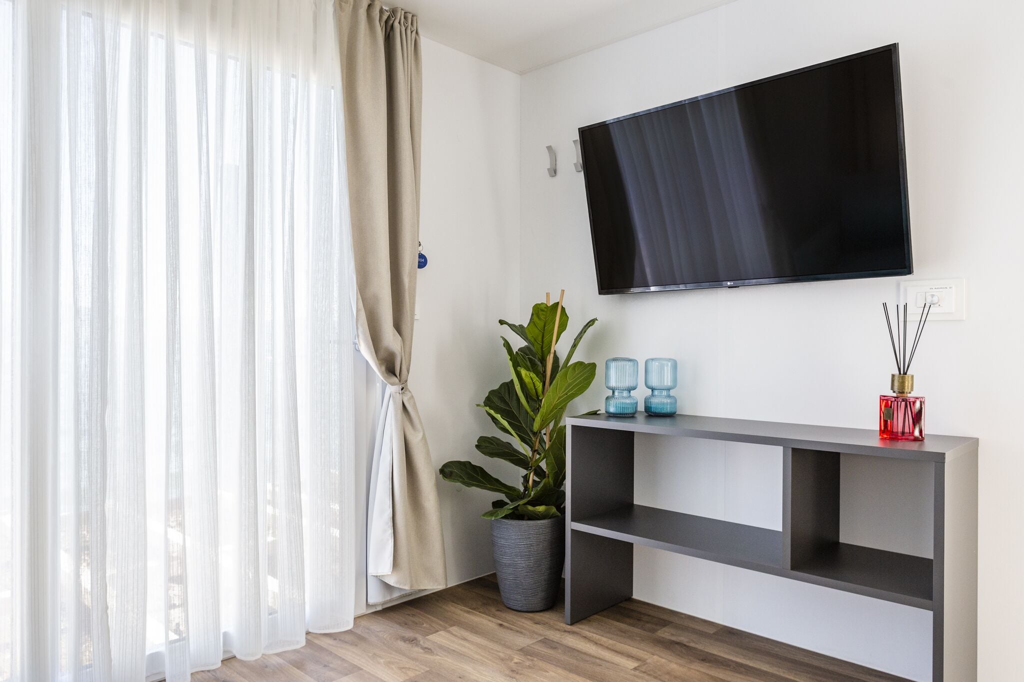 2 bedrooms, blackout curtains, cots/infant beds, free wifi