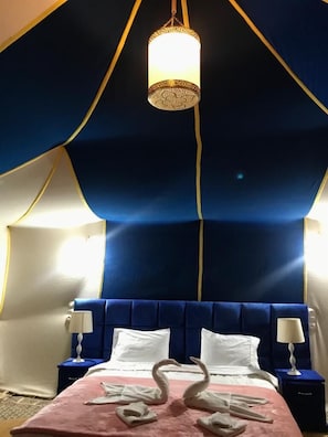 Tent (Double) | Free WiFi, bed sheets