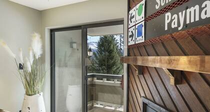 Tilava 2 makuuhuoneen - 2 minuutin kävelymatkan päässä 4. Kello!