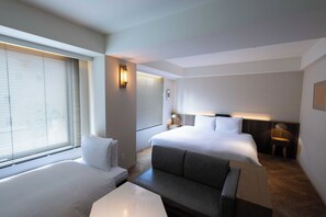 Deluxe tweepersoonskamer, 1 kingsize bed met slaapbank, niet-roken (King, Extra Bed) | Luxe beddengoed, donsdekens, een kluis op de kamer