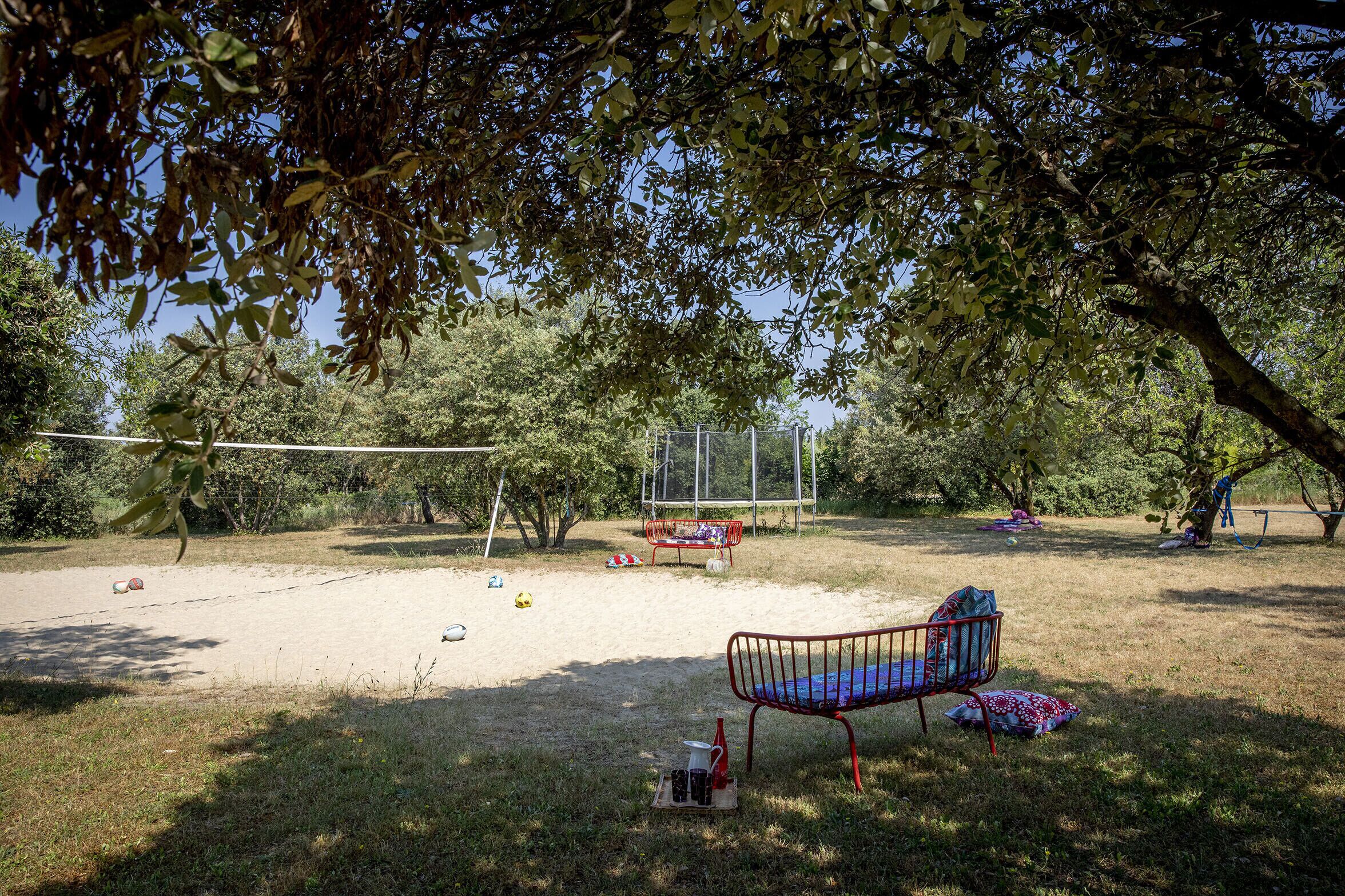 Mas Saint-Gens, gite Provence, beach-volley et trampoline