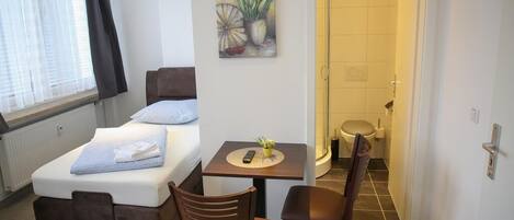 Twin Room, Private Bathroom | Free WiFi