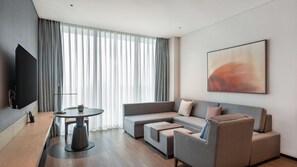 Suite, 1 King Bed | Pillow-top beds, minibar, in-room safe, desk - Hyatt Place Changsha Airport (Changsha)