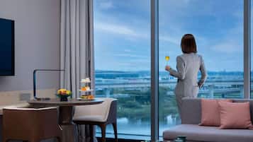 Suite, 1 King Bed | Pillow-top beds, minibar, in-room safe, desk