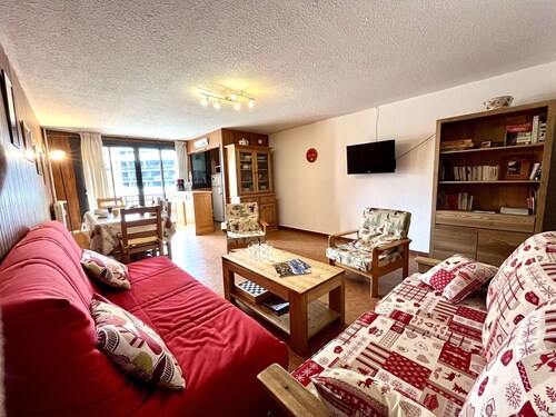 Spacious 3-Room Apartment, Sleeps 8, Near Slopes and Shops, Vars Les Claux
